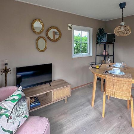Lovely Home In Tzummarum With Wifi 외부 사진