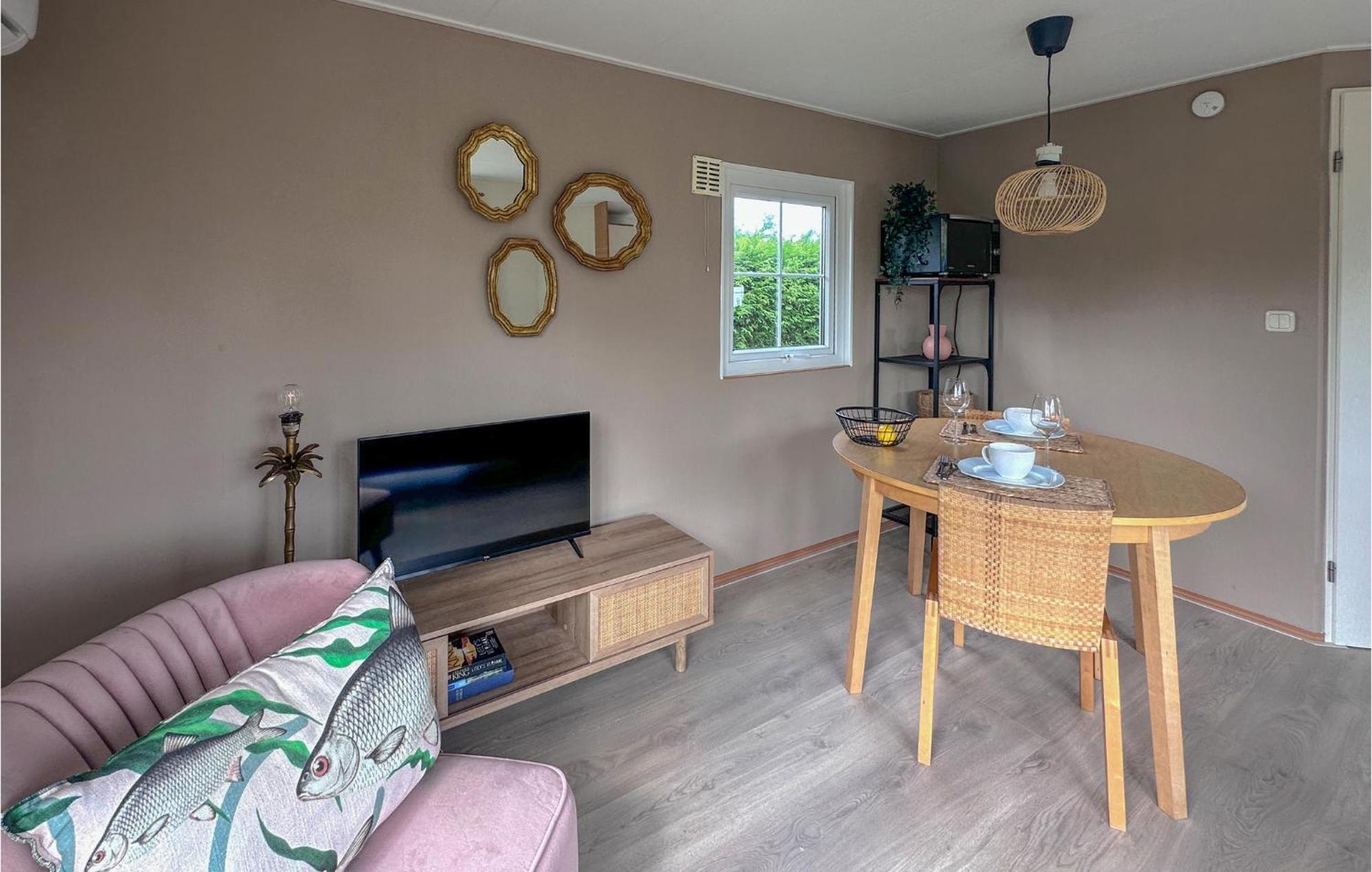 Lovely Home In Tzummarum With Wifi 외부 사진