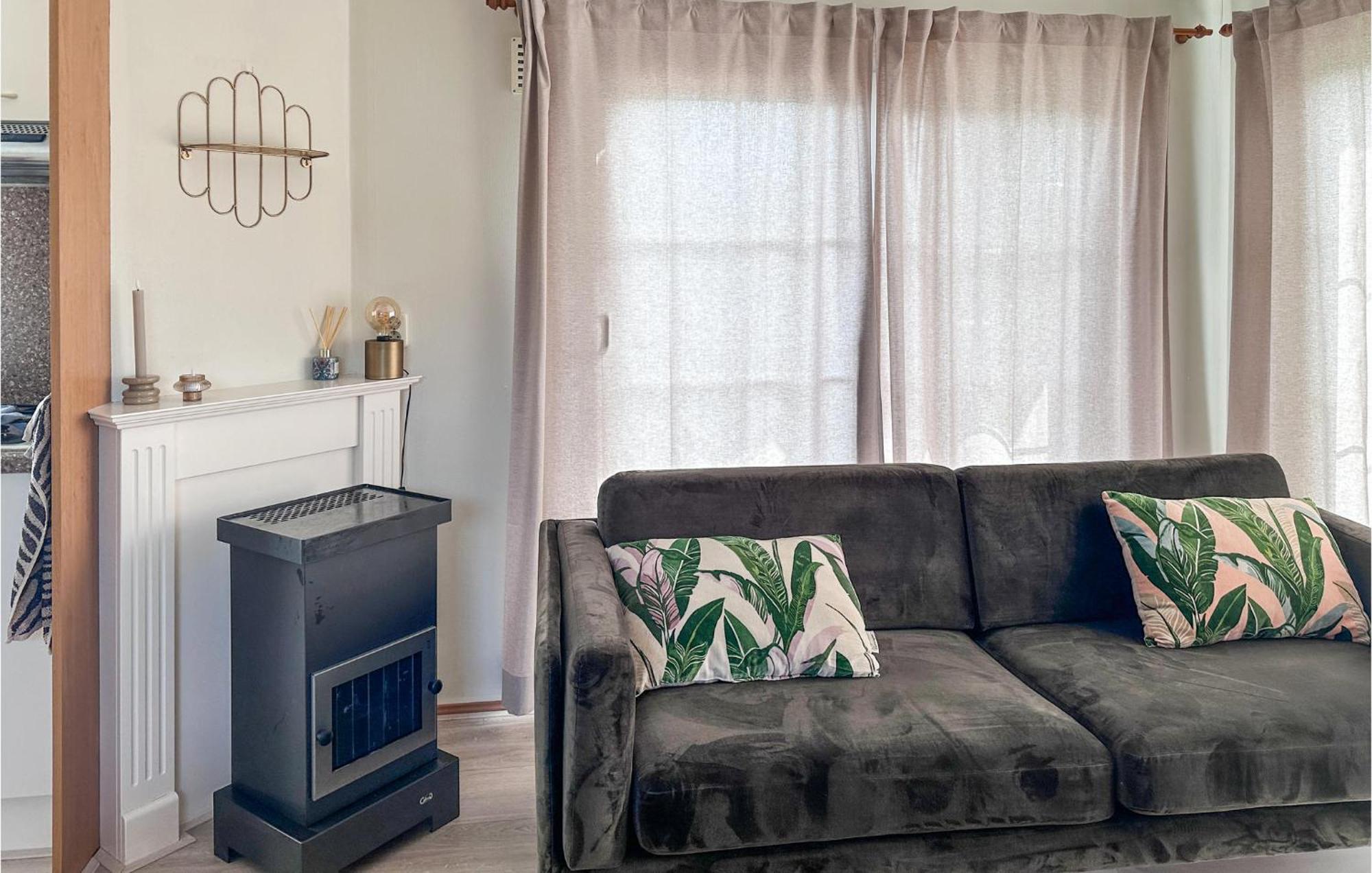 Lovely Home In Tzummarum With Wifi 외부 사진