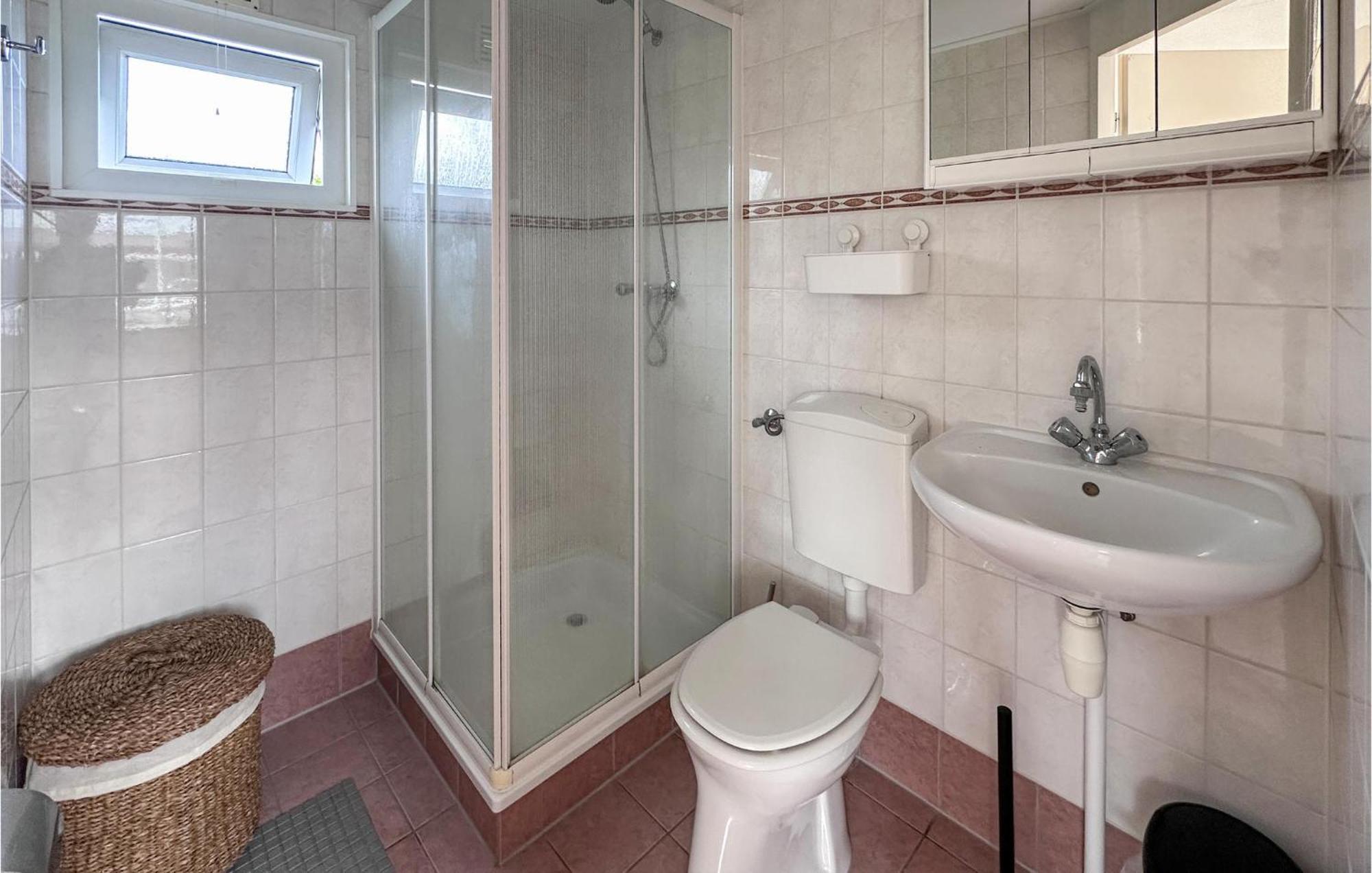 Lovely Home In Tzummarum With Wifi 외부 사진