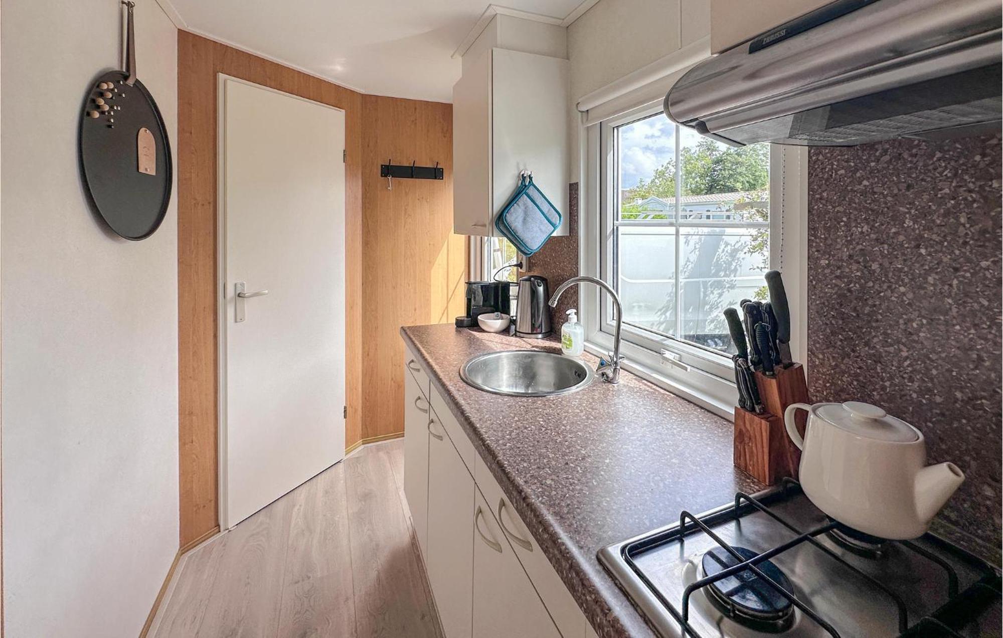 Lovely Home In Tzummarum With Wifi 외부 사진